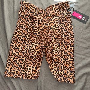 Leopard print lici fit scrunch butt biker shorts size small new with tags
